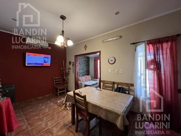 Casa en Berazategui en Venta A metros de Plaza Ducilo.  2 Casas PH Juntas.