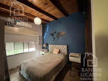 Casa en Berazategui en Venta A metros de Plaza Ducilo.  2 Casas PH Juntas.