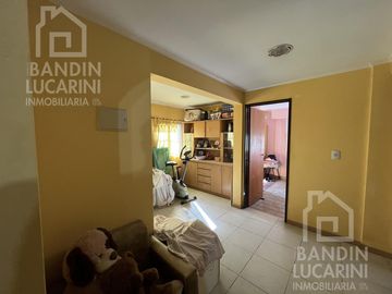 Casa en Berazategui en Venta A metros de Plaza Ducilo.  2 Casas PH Juntas.