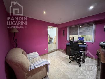 Casa en Berazategui en Venta A metros de Plaza Ducilo.  2 Casas PH Juntas.