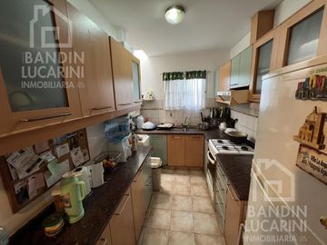 Casa en Berazategui en Venta A metros de Plaza Ducilo.  2 Casas PH Juntas.
