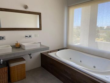 VENTA DE  CASA EN EL CANTON BARRIO GOLF