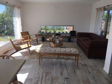 VENTA DE  CASA EN EL CANTON BARRIO GOLF