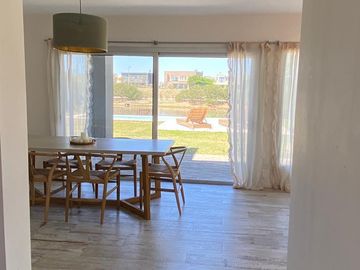 VENTA DE  CASA EN EL CANTON BARRIO GOLF