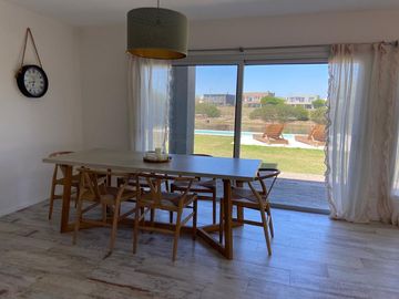 VENTA DE  CASA EN EL CANTON BARRIO GOLF