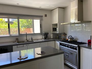 VENTA DE  CASA EN EL CANTON BARRIO GOLF