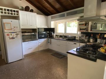 Señorial Casa con 2da. Vivienda en Los Naranjos - Ingeniero Maschwitz - Escobar