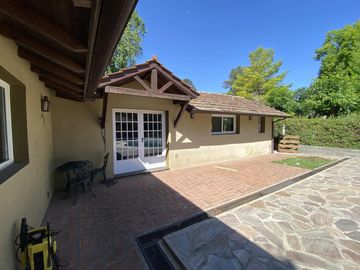 Señorial Casa con 2da. Vivienda en Los Naranjos - Ingeniero Maschwitz - Escobar