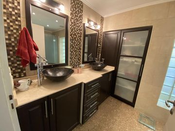 Señorial Casa con 2da. Vivienda en Los Naranjos - Ingeniero Maschwitz - Escobar