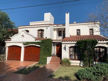 Casa en  venta tres dormitorios, Urca