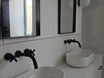 Canchera y Luminosa Casa en Venta en Santa Barbara!