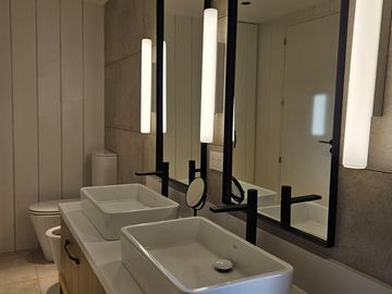 Canchera y Luminosa Casa en Venta en Santa Barbara!