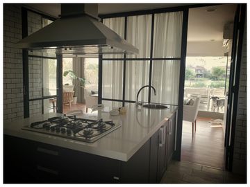 Canchera y Luminosa Casa en Venta en Santa Barbara!