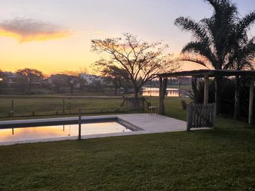 Canchera y Luminosa Casa en Venta en Santa Barbara!