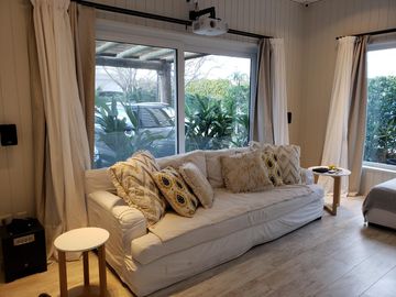 Canchera y Luminosa Casa en Venta en Santa Barbara!