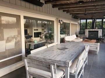 Canchera y Luminosa Casa en Venta en Santa Barbara!