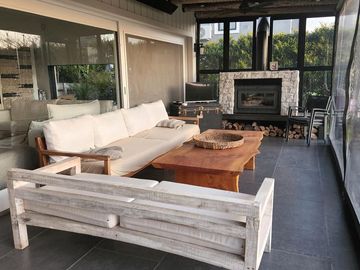 Canchera y Luminosa Casa en Venta en Santa Barbara!