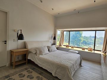 Canchera y Luminosa Casa en Venta en Santa Barbara!