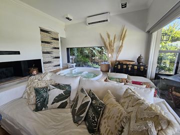 Canchera y Luminosa Casa en Venta en Santa Barbara!
