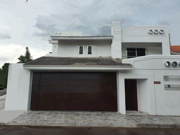 CASA EN VENTA O RENTA LA CAMPIÑA
