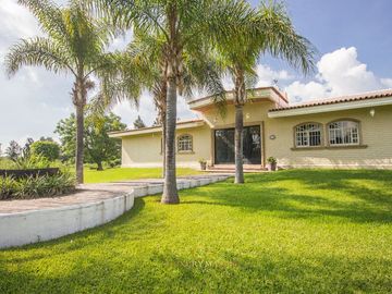 Casa campestre dentro de Coto Privado en San Isidro Mazatepec