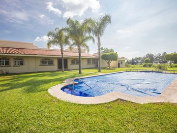 Casa campestre dentro de Coto Privado en San Isidro Mazatepec