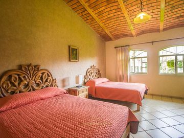 Casa campestre dentro de Coto Privado en San Isidro Mazatepec