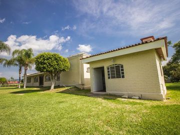 Casa campestre dentro de Coto Privado en San Isidro Mazatepec