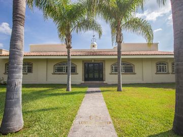 Casa campestre dentro de Coto Privado en San Isidro Mazatepec