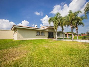 Casa campestre dentro de Coto Privado en San Isidro Mazatepec