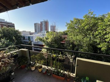 Luminoso 2 ambientes tipo  loft con Balcon y cochera cubierta en venta! Martinez