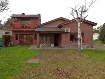 Venta casa quinta 5 amb con pileta cubierta Mar del Plata