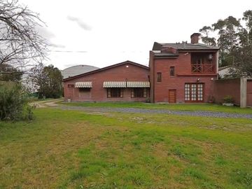 Venta casa quinta 5 amb con pileta cubierta Mar del Plata