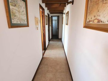 Chalet en zona Chauvin, 3 dormitorios, 3 baños ( 1 suite), garage, quincho, parque