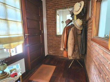 Chalet en zona Chauvin, 3 dormitorios, 3 baños ( 1 suite), garage, quincho, parque