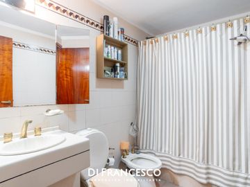 Casa de  5 ambientes en Venta en Pinamar - Fragata La Victoria 3852 - Retasada