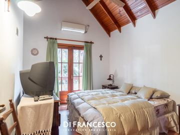 Casa de  5 ambientes en Venta en Pinamar - Fragata La Victoria 3852 - Retasada