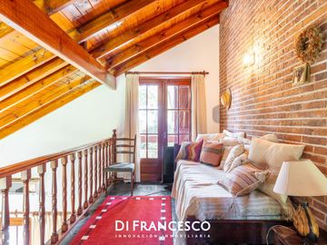 Casa de  5 ambientes en Venta en Pinamar - Fragata La Victoria 3852 - Retasada