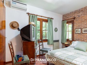 Casa de  5 ambientes en Venta en Pinamar - Fragata La Victoria 3852 - Retasada