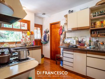Casa de  5 ambientes en Venta en Pinamar - Fragata La Victoria 3852 - Retasada