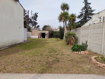 Casa en venta - 3 Dormitorios 2 Baños - Cochera - 641Mts2 - Longchamps, Almirante Brown