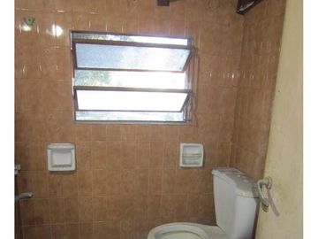 Casa en venta - 3 Dormitorios 2 Baños - Cochera - 641Mts2 - Longchamps, Almirante Brown