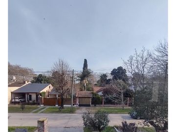 Casa en venta - 3 Dormitorios 2 Baños - Cochera - 641Mts2 - Longchamps, Almirante Brown