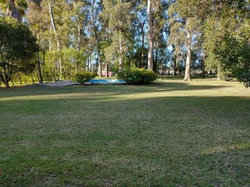 Quinta en venta - 2 dormitorios 1 baño - patio y pileta - 3200 mts2 - Coronel Brandsen