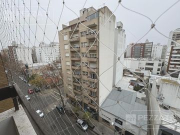 Departamento de 3 ambientes, al frente, balcòn, zona Plaza Mitre