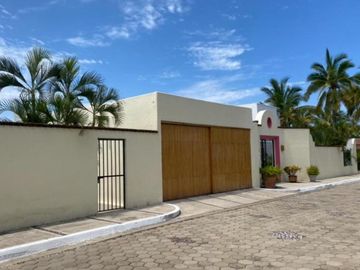 CASA EN VENTA EN RESIDENCIAL LA PUNTA EN MANZANILLO