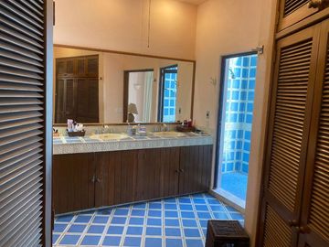 CASA EN VENTA EN RESIDENCIAL LA PUNTA EN MANZANILLO
