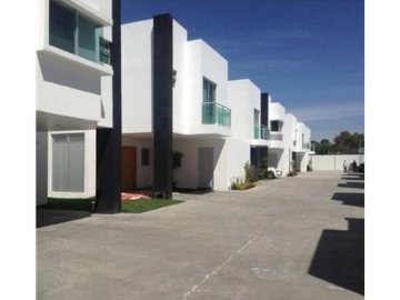 VENDO CASA EN FRACC. LOS GAVILANES, JALISCO JUNTO PUNTO SUR