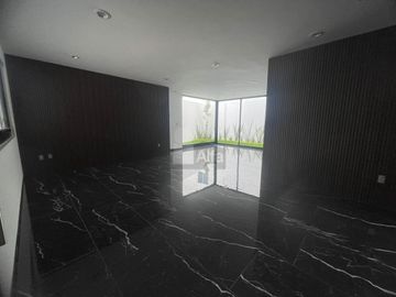 Casa en venta en Fracc. Lombardía, Irapuato, Gto.