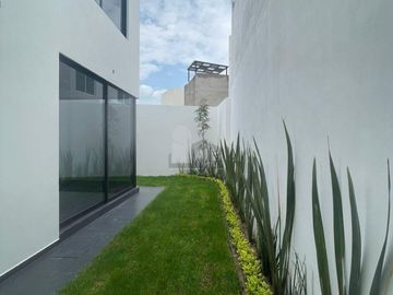 Casa en venta en Fracc. Lombardía, Irapuato, Gto.